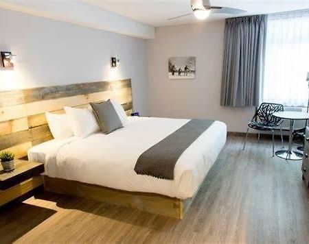 Hotel Far Hills Val-Morin Экстерьер фото