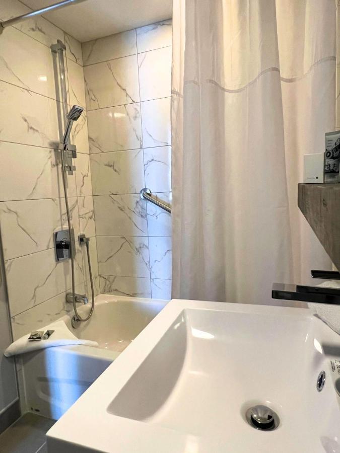 Hotel Far Hills Val-Morin Экстерьер фото