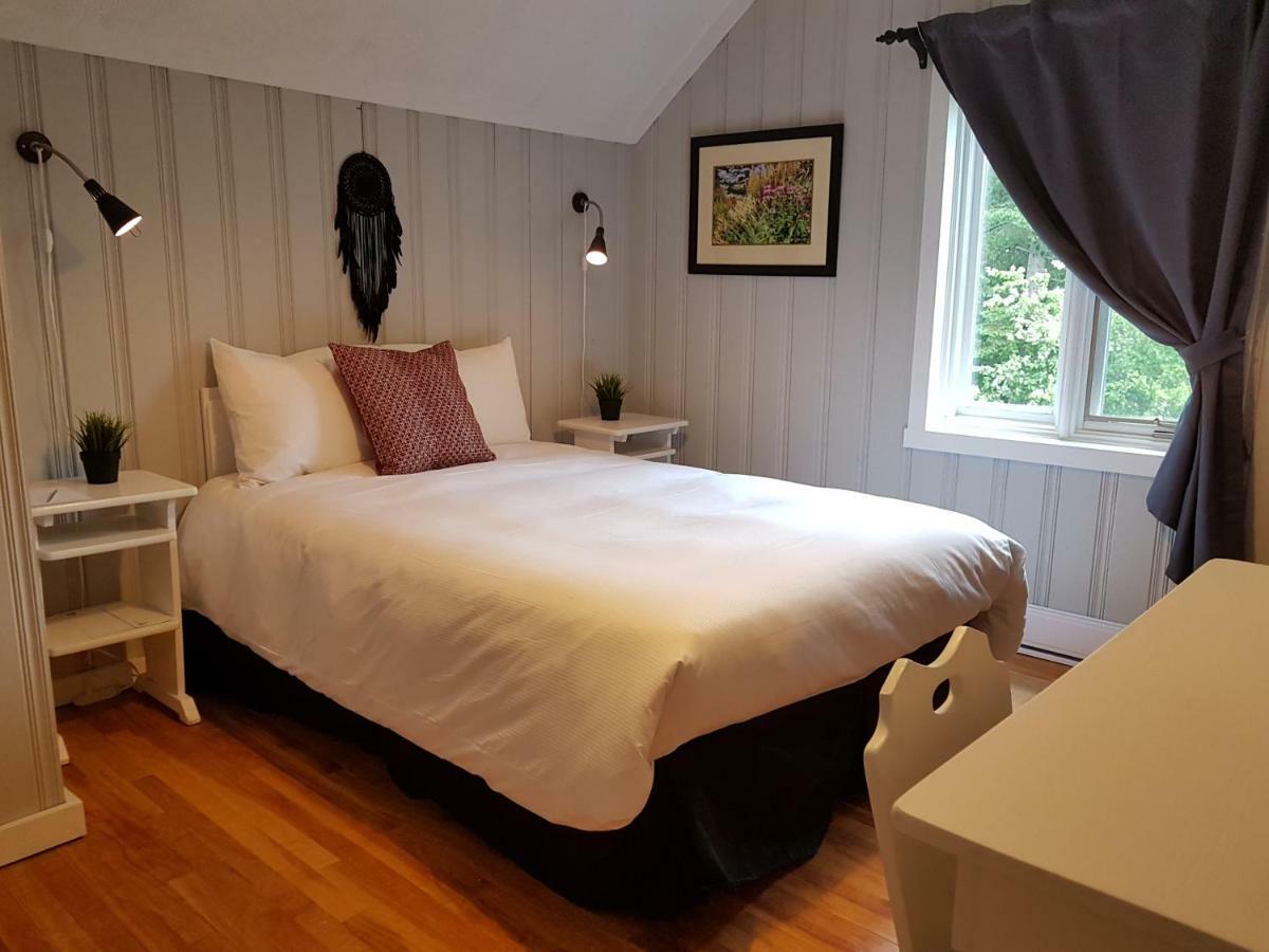 Hotel Far Hills Val-Morin Номер фото
